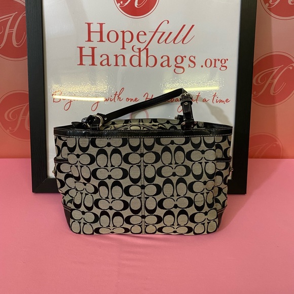 Coach F 14281 signature jacquard pleated Hand bag - Picture 4 of 9